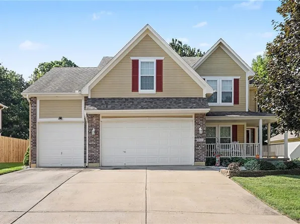 508 NE Hans Dr, Blue Springs, MO 64014
