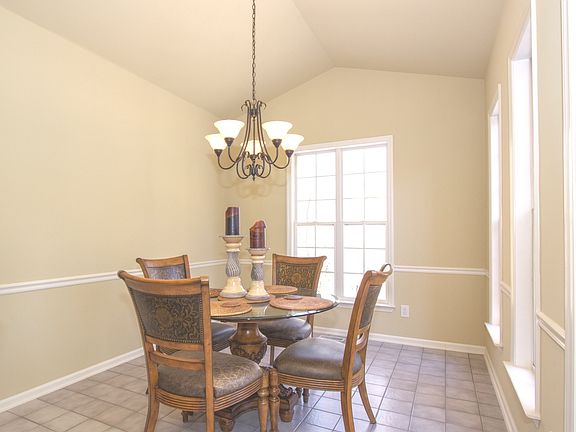 5th image of 31 Holly Springs Ln