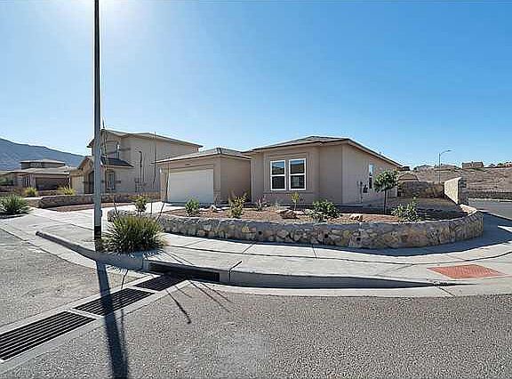 2nd image of 6744 Crucero Del Sol Dr