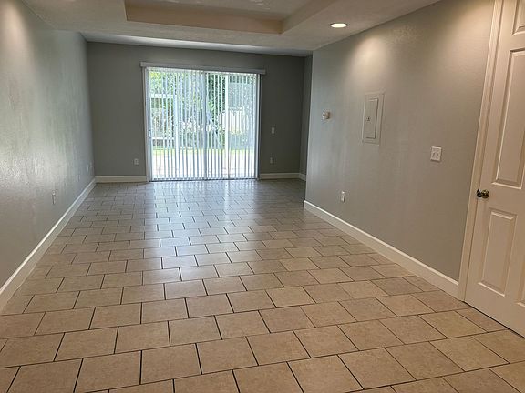 4th image of 2017 Grand Oak Dr