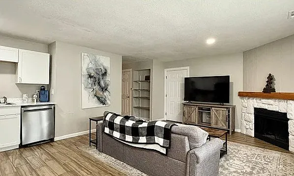 2521 Astrozon Cir #2525 — Photo 3