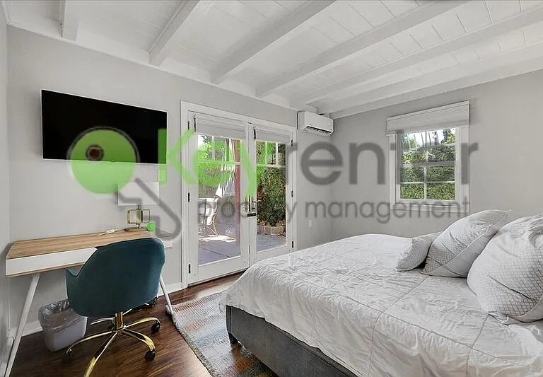 2169 Perkins Way — Photo 4
