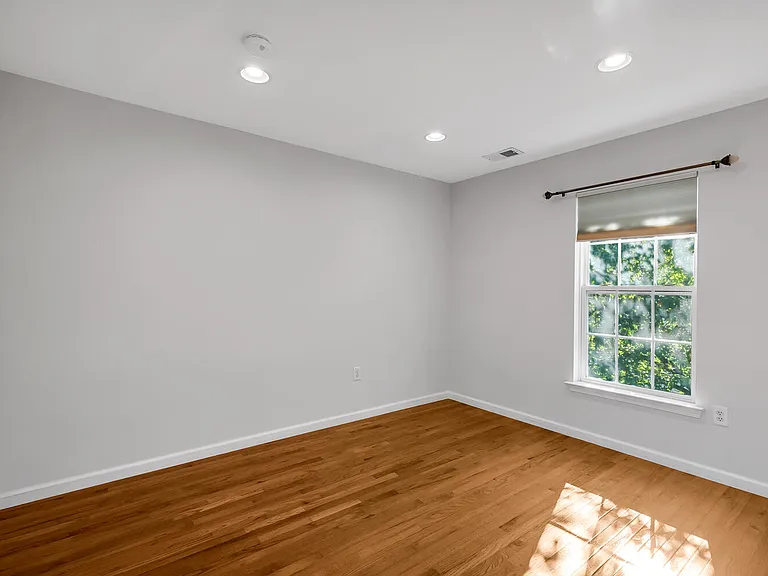 22 Honeyman Rd — Photo 31
