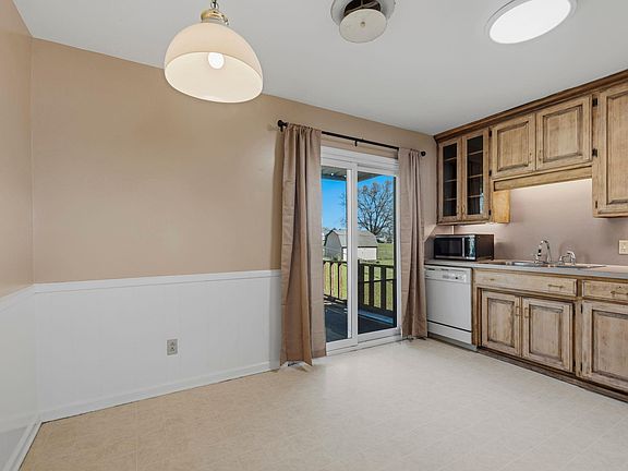 5th image of 708 L St