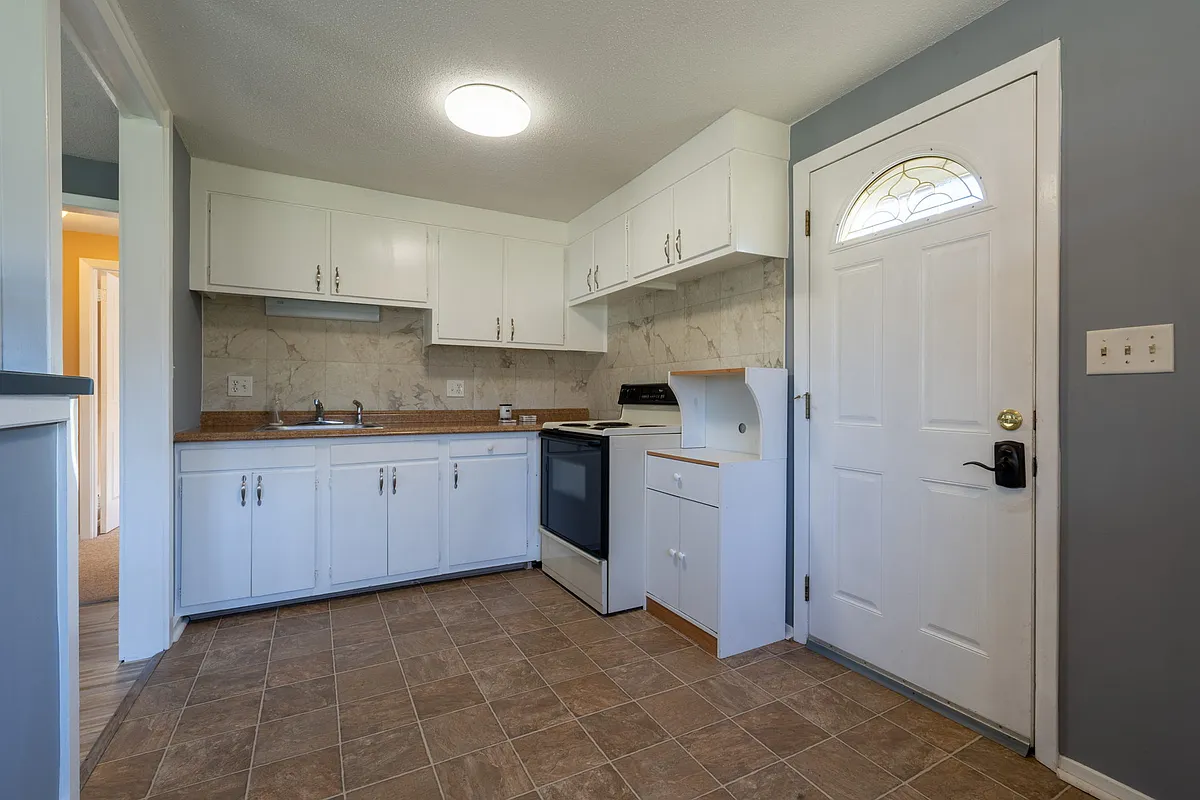Building Photo - 3 Poplar Ln #3D