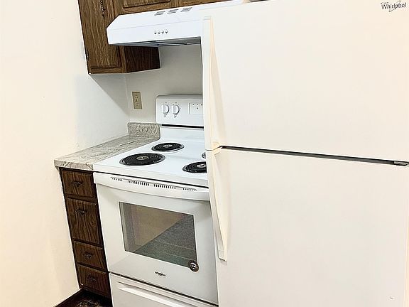 3rd image of 717 Garland St E APT 4