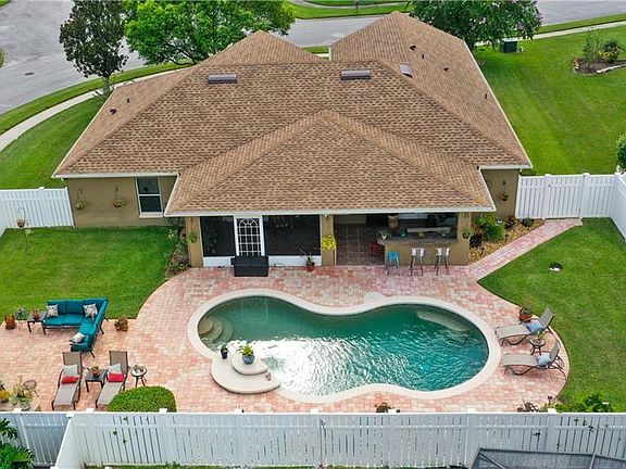4th image of 3803 Opal Cir