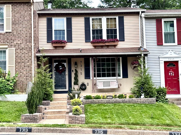 7315 Golden Horseshoe Ct — Photo 3