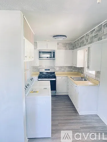 5024 Delaware Dr — Photo 2