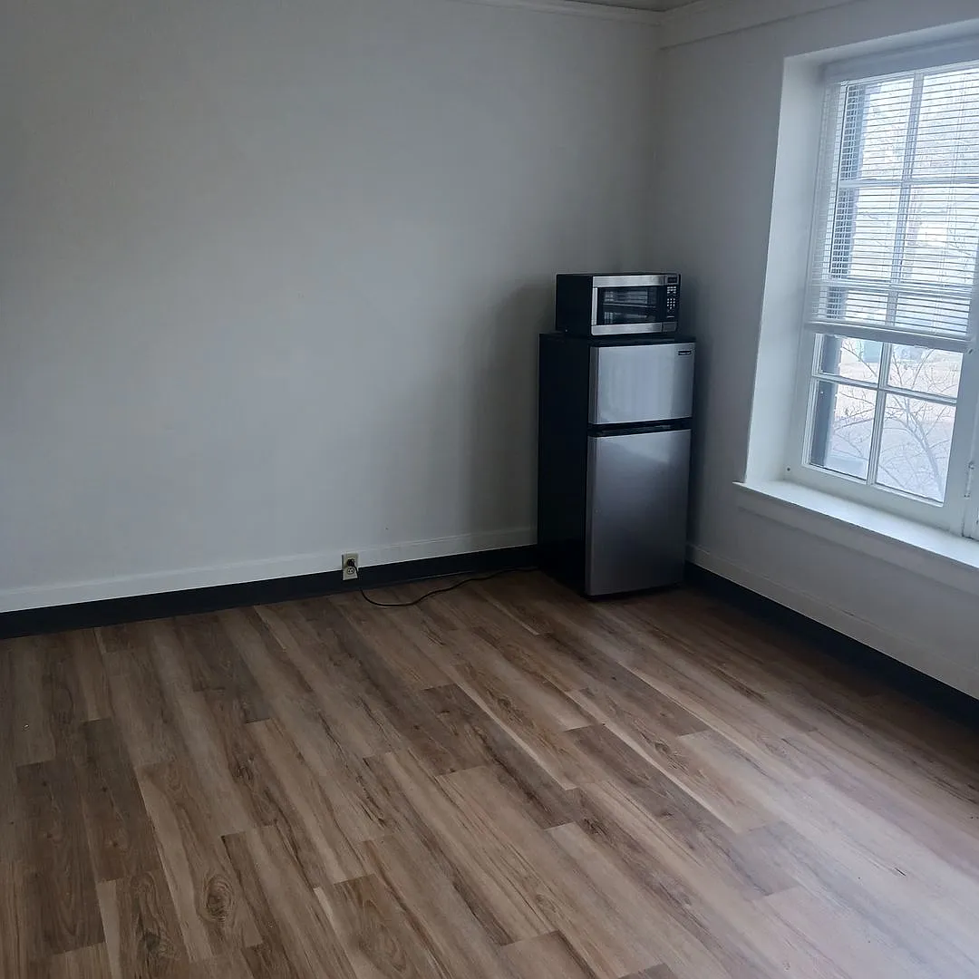 Blackstone Apartments — Photo 3