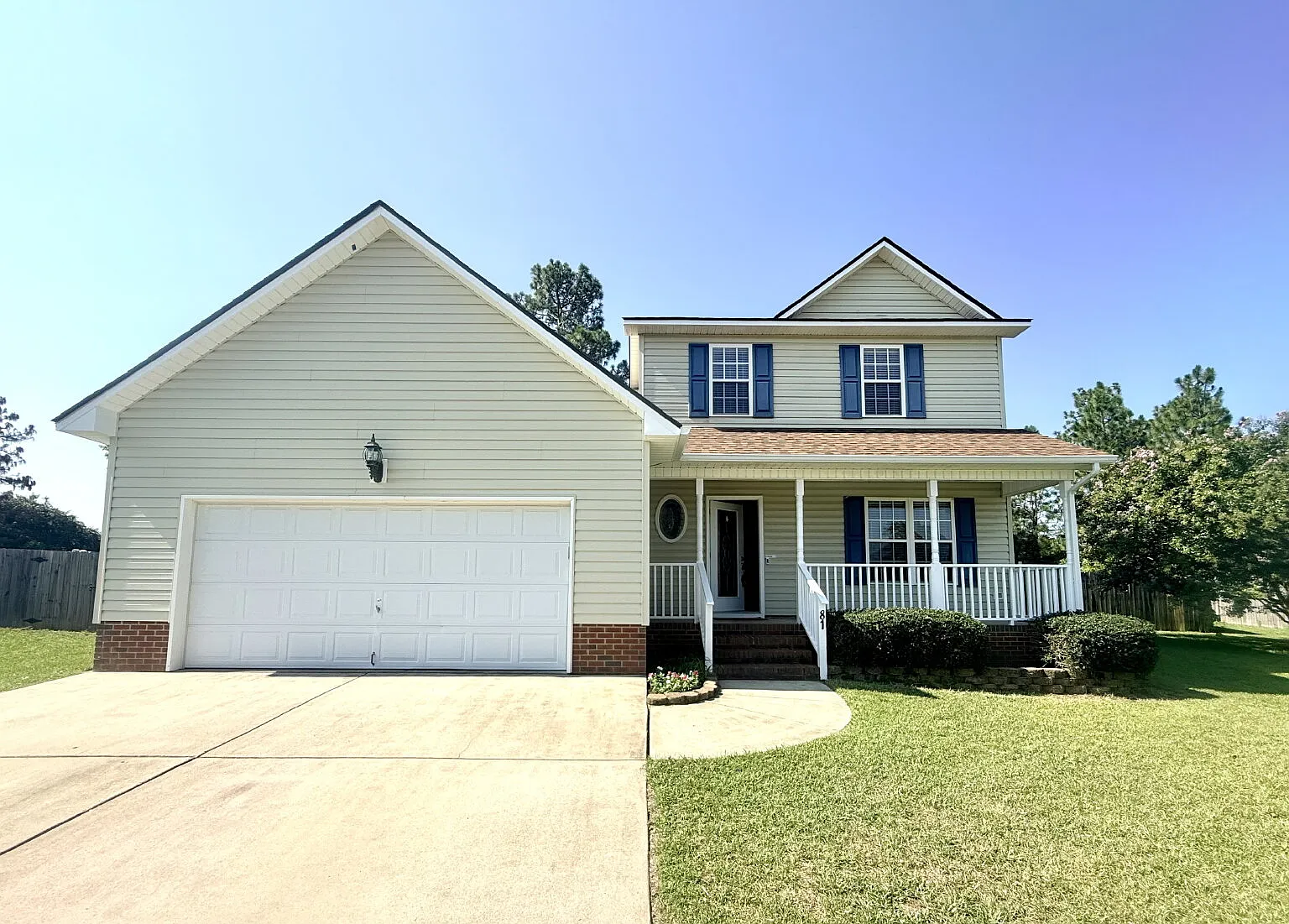 3 bed, 2.5 bath, 1824 sqft, $1,850 — Photo 1