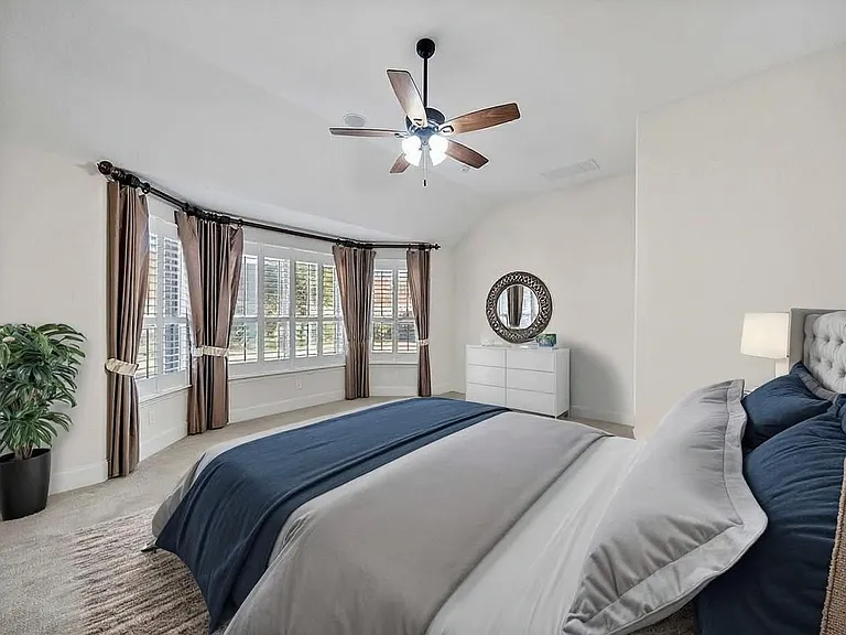 2805 Walnut Creek Ln — Photo 41