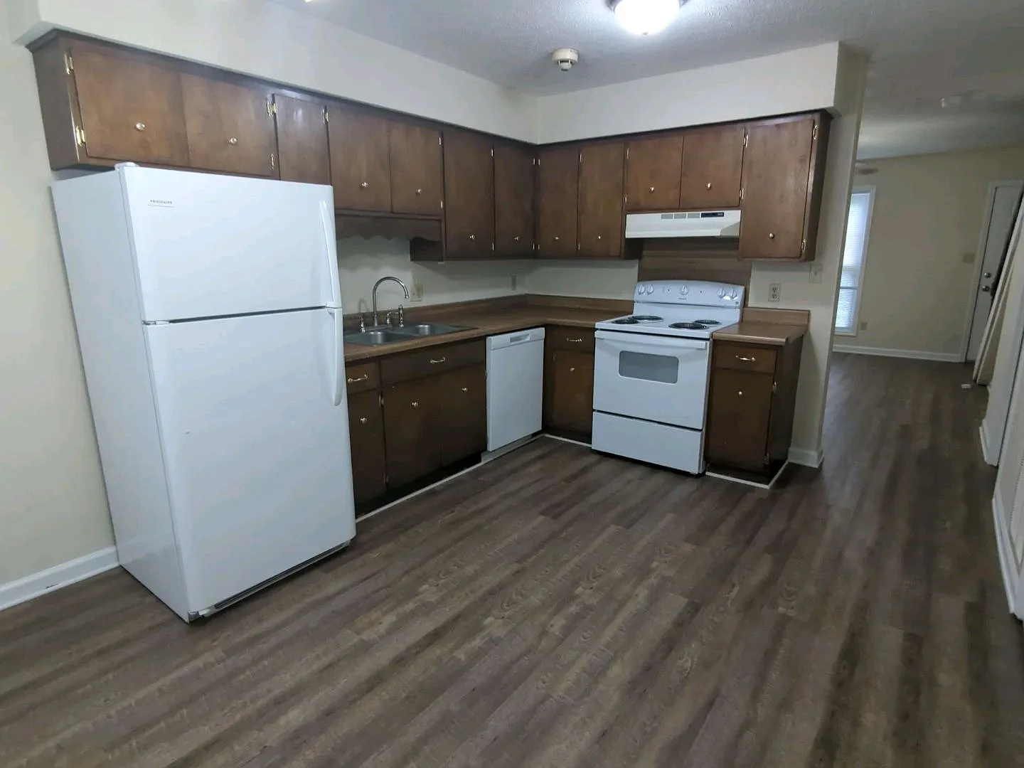 1032 Brookview Drive - 13 D — Photo 2