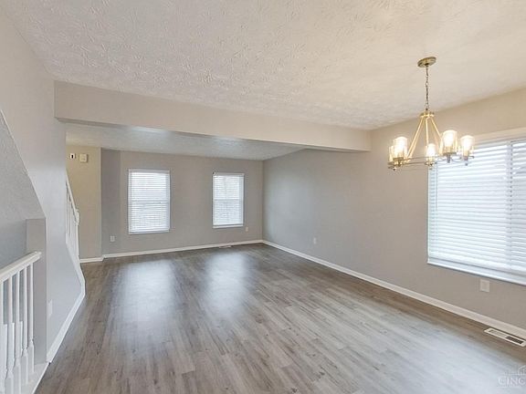 4th image of 150 Old Carriage Ct