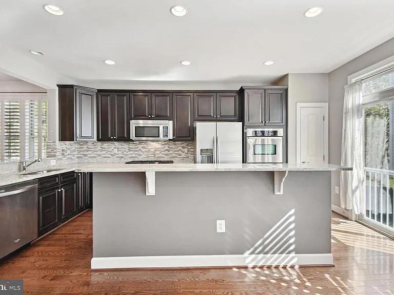 3439 Kemper Rd — Photo 22