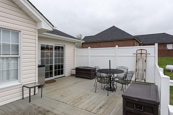 4th image of 120 Riverchase Dr