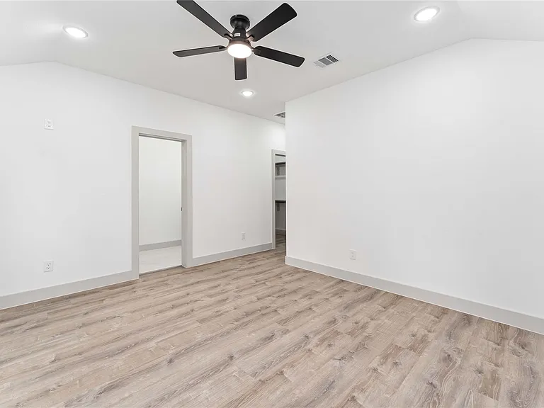 9001 Nyssa St #B — Photo 23