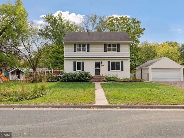 1884 Lake Ln, Arden Hills, MN 55112