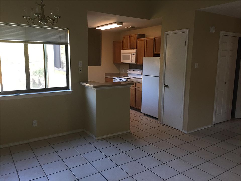 1st image of 3600 Fm 2673 APT C4