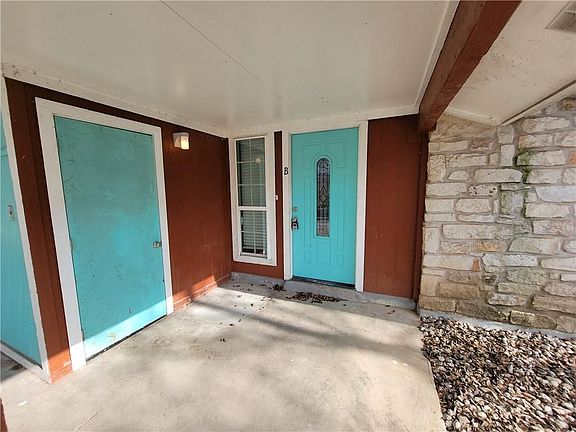 4th image of 2903 Catalina Dr #B