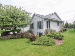 744 Terrace Ridge Dr, Cottage Grove, WI 53527