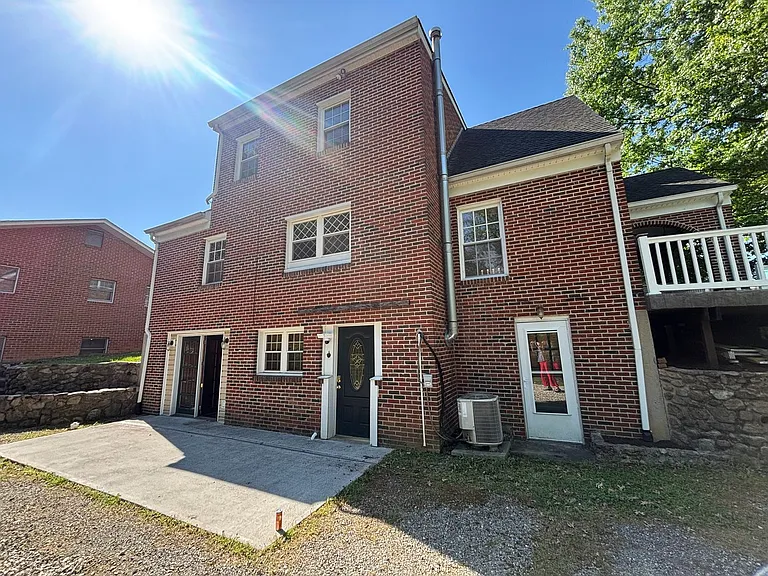 3479 Overbrook Dr — Photo 81