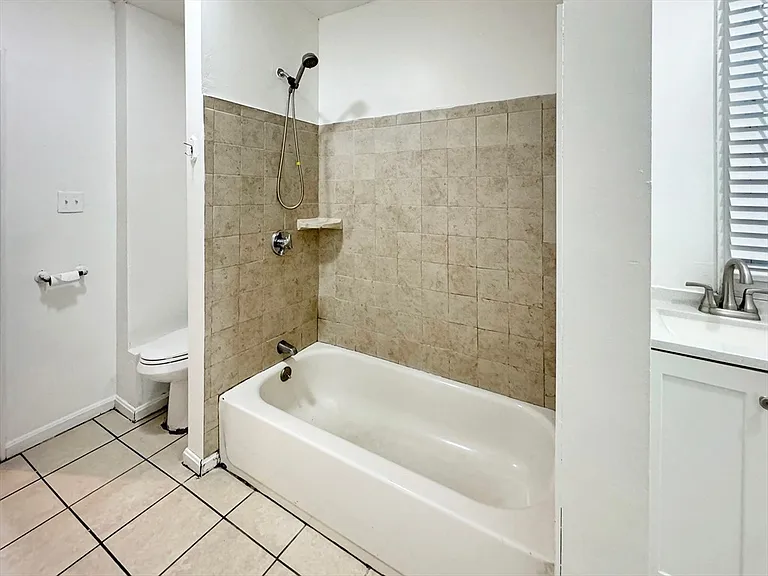 110 Bennington St #2 — Photo 15