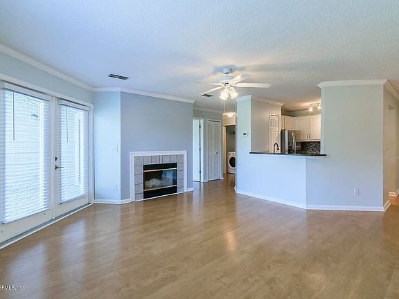 5th image of 400 Sandiron Cir Unit 424