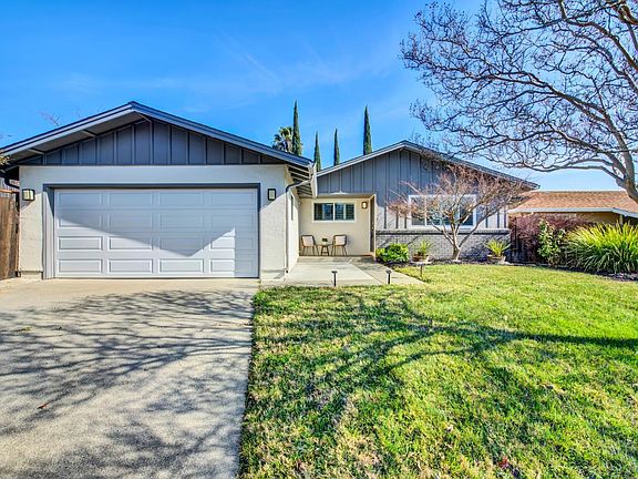 3rd image of 125 Andover Drive
