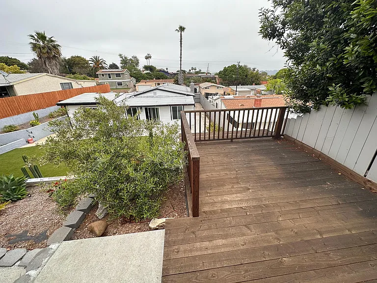 2078 Finch Ln — Photo 24