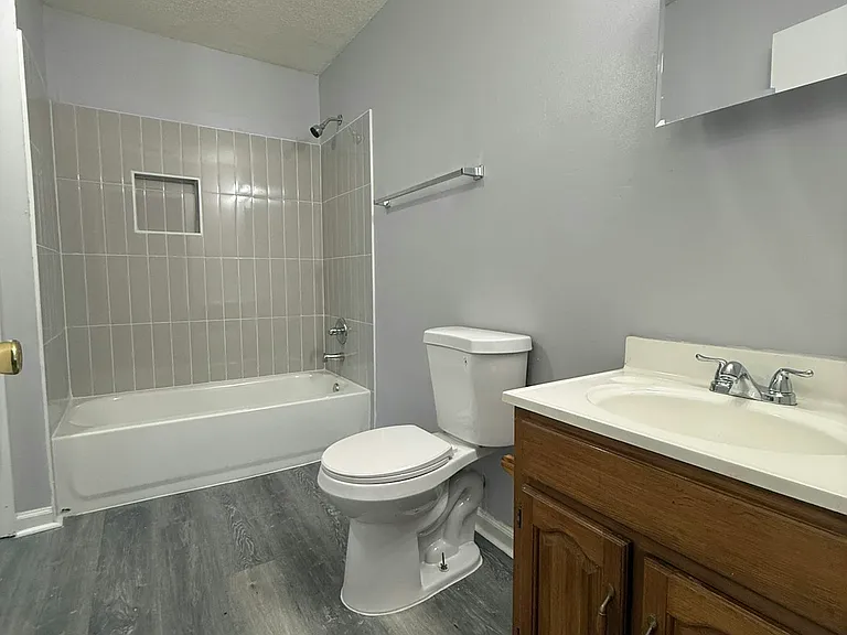 3544 Hicky St — Photo 3