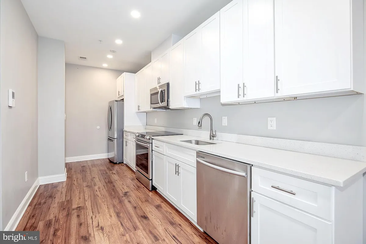 Building Photo - 3110 Georgia Ave NW #404