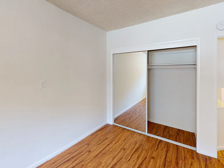Parkvue Apartments — Photo 10
