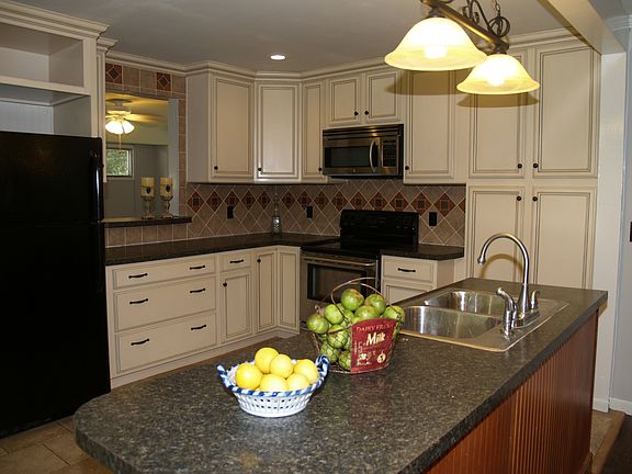 4th image of 713 Richfield Dr