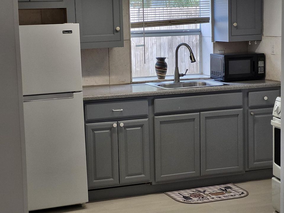 1st image of 2440 De Soto Ave #2