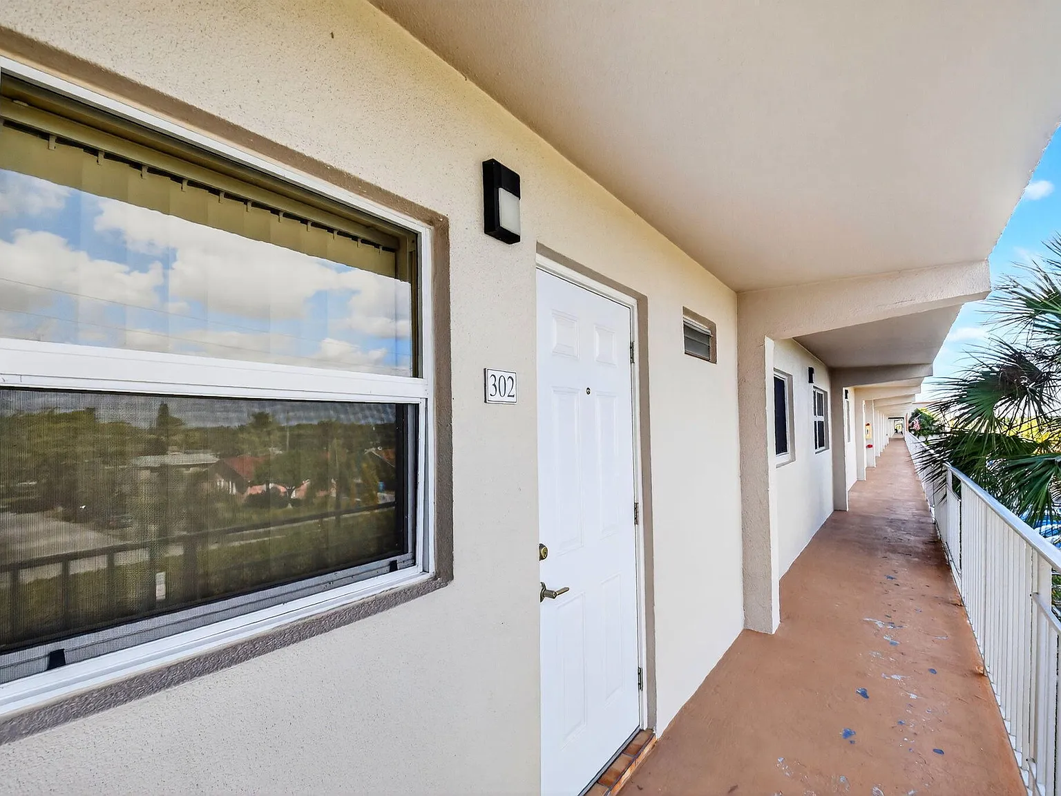 2 bed, 2.0 bath, 960 sqft, $1,600 — Photo 3