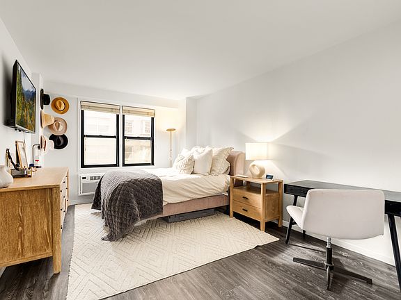 4th image of 220 E 54th St APT 8N