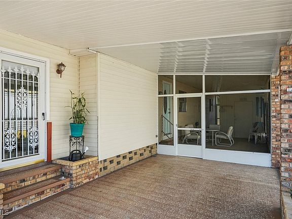 5th image of 3000 Longview Ln