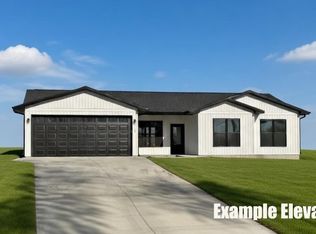 1805 Ashworth Dr, Cedar Falls, IA 50613