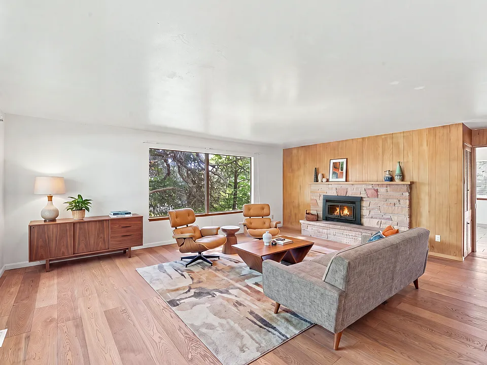 19005 103rd Ave NE