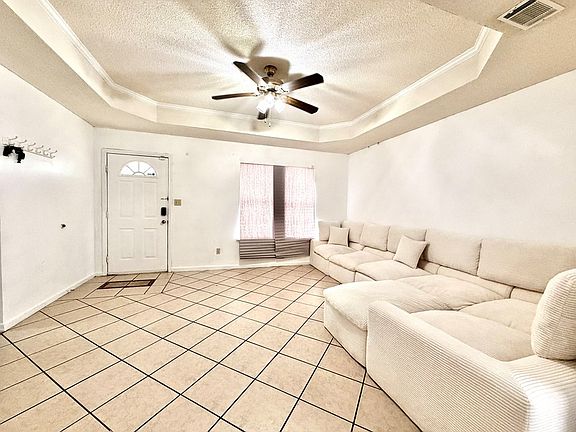 3rd image of 3013 Kensington Ln