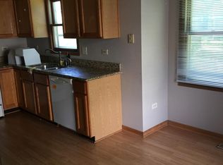 335 S Gilbert St, South Elgin, IL 60177