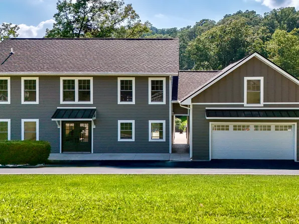 4120 S Summit Ln, Columbus, IN 47201