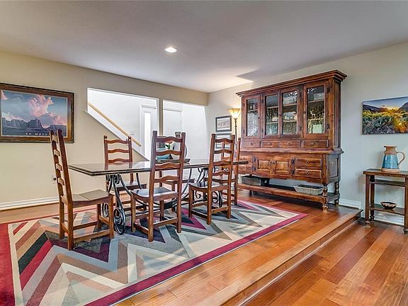 3rd image of 1727 Ashland Ave