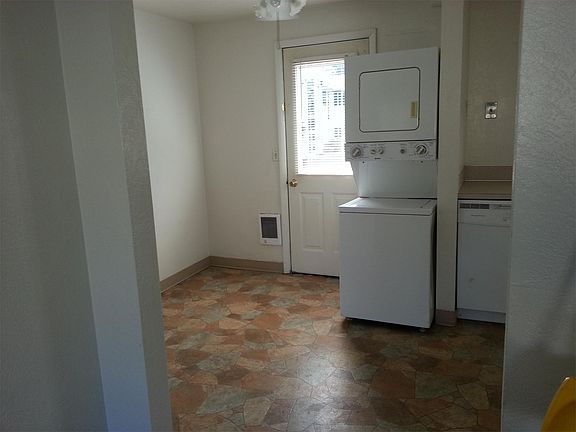 Ding Room..Washer and dryer with entry to back porch