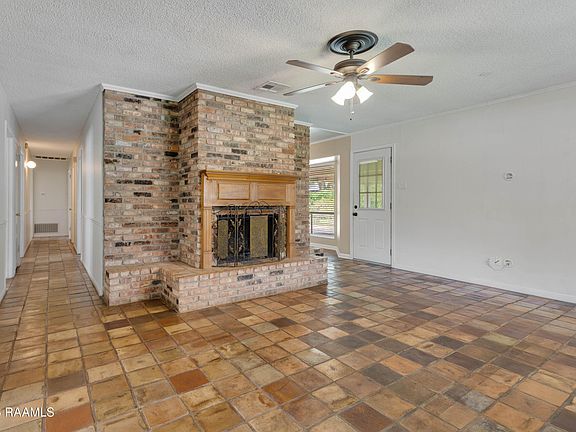 3rd image of 418 Corona Dr