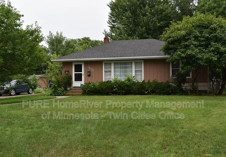7409 Bryant Ave S — Photo 1