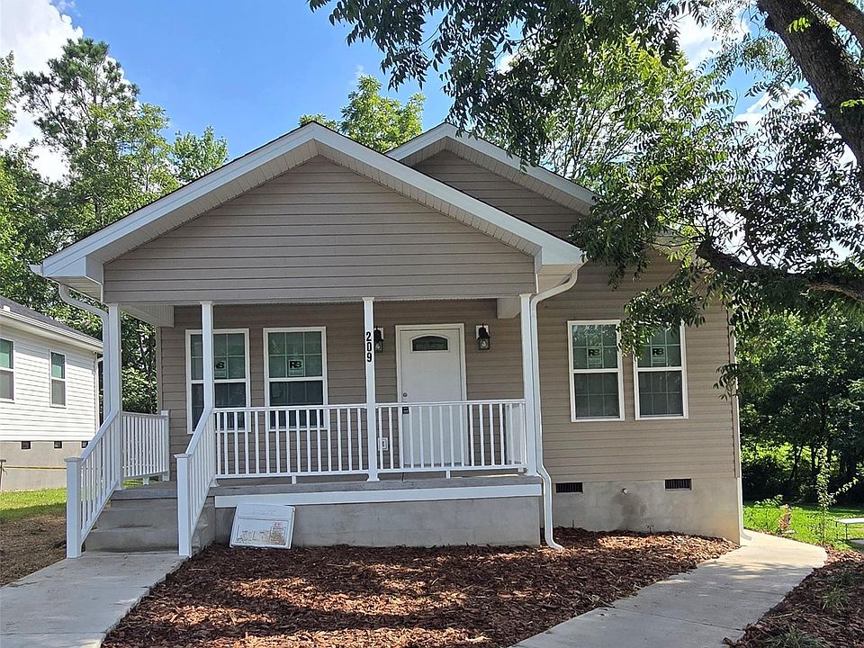 1st image of 209 W Roswell St