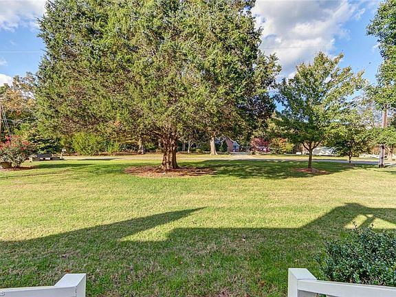 5th image of 4902 Streamside Dr