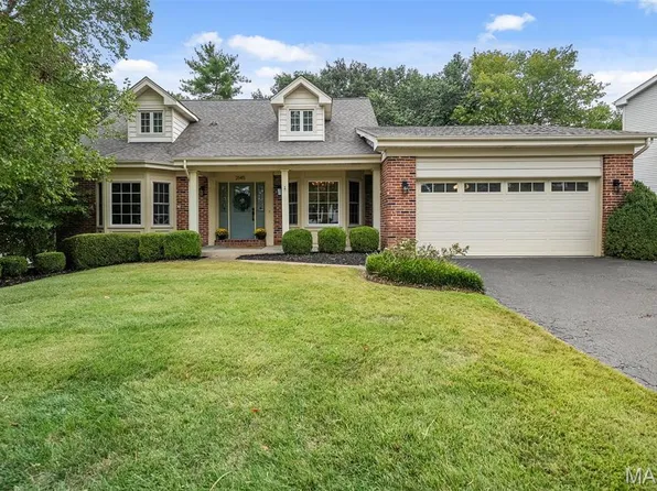 2145 Trailcrest Dr, Saint Louis, MO 63122